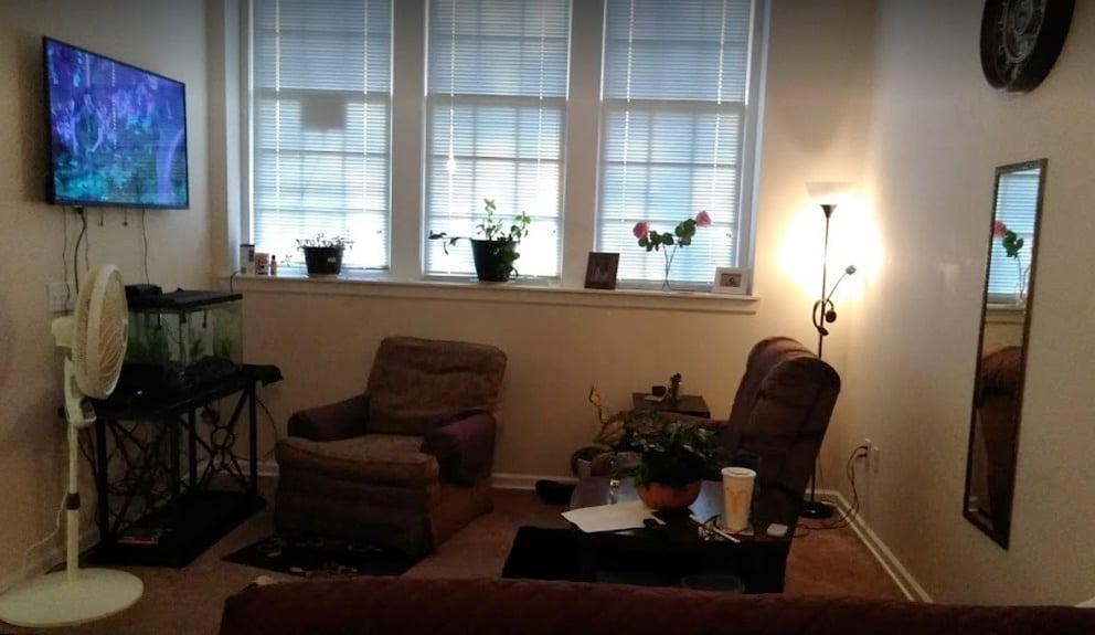 s649610523683685662_p105_i4_w1152