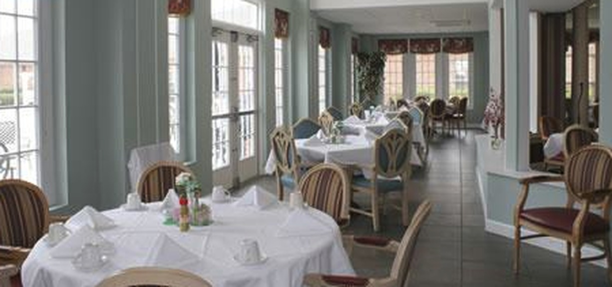 s649610523683685662_p112_i2_w450