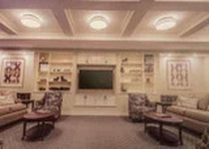 s649610523683685662_p114_i1_w1288