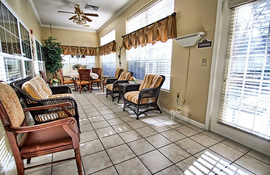 s649610523683685662_p31_i2_w633