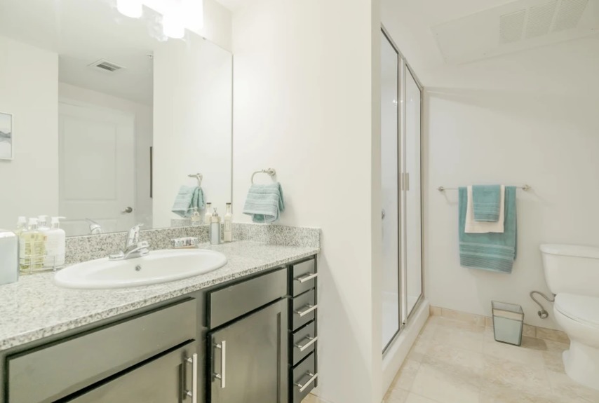 s649610523683685662_p48_i17_w931