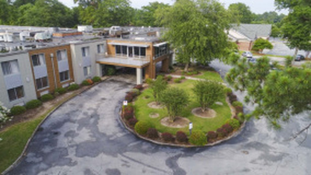 s649610523683685662_p79_i5_w160