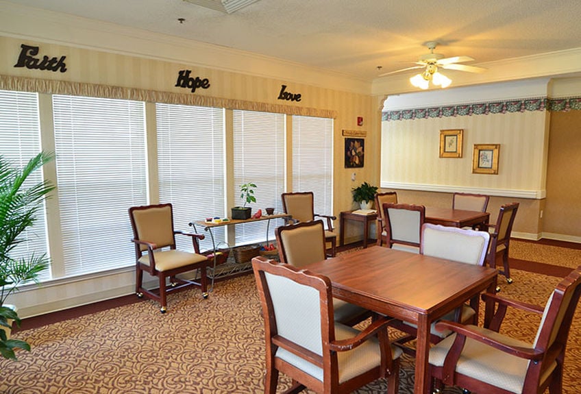 s649610523683685662_p81_i8_w754