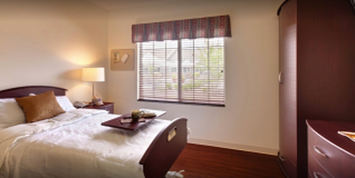 s649610523683685662_p93_i2_w160