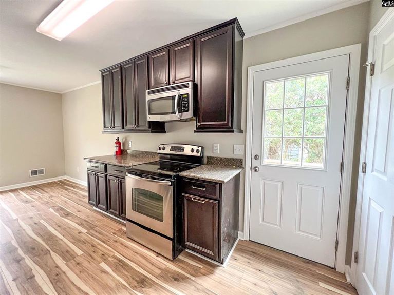 581195-d419fa31-a1a3-4a63-acce-00c58d70fddf