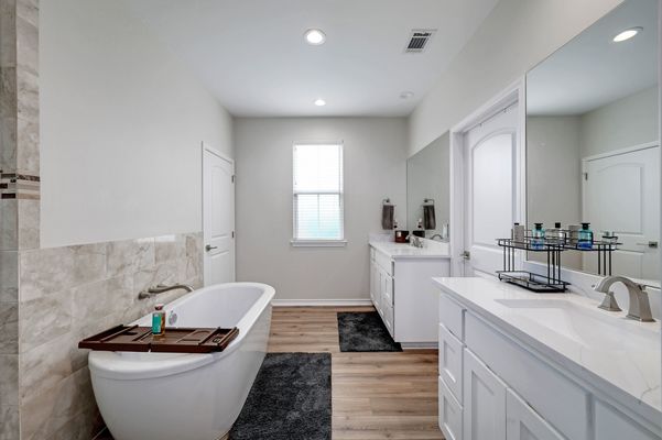 Stand-Alone Soaking Tub in Master Bath