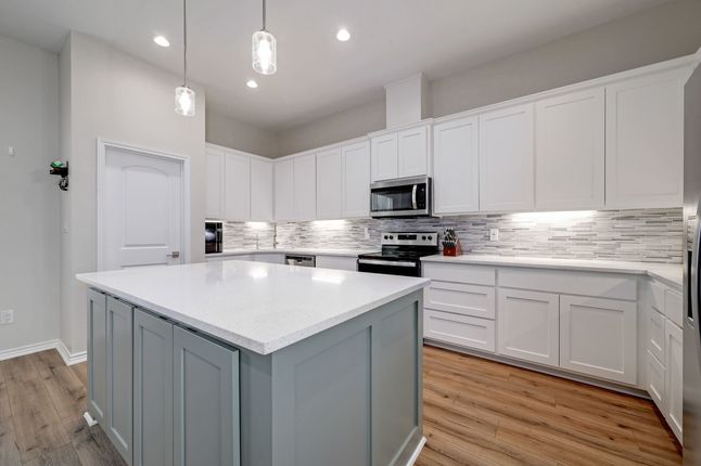 Kitchen Island with Reverse Osmosis Drinking System