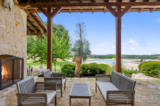 768 N Walnut Springs Rd - 19