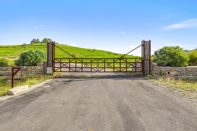 768 N Walnut Springs Rd - 7