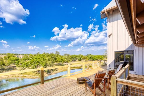 17.Cliff_Deck (1)-3-2 Medium