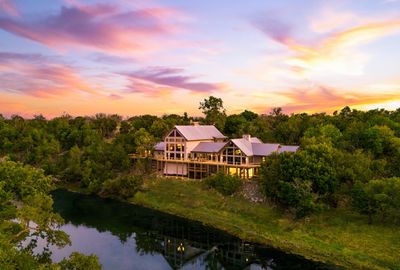 1.cover.List.556Cliff_Aerial-Rear-Eve3-2 Large