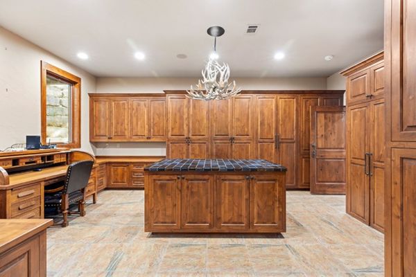 37.b.Cliff_Storage Medium