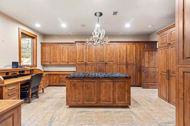 37.b.Cliff_Storage Medium