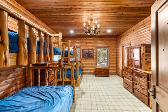 44.Cliff_Bedroom1 Medium