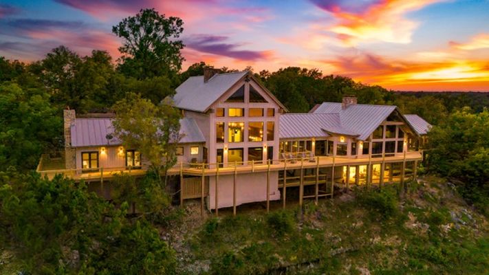 69c.List.556Cliff_Aerial-Rear-Eve2- (1)-4 Medium