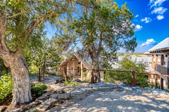 6.Cliff_Front3-2 Medium