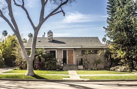 Country Club Manor Homes