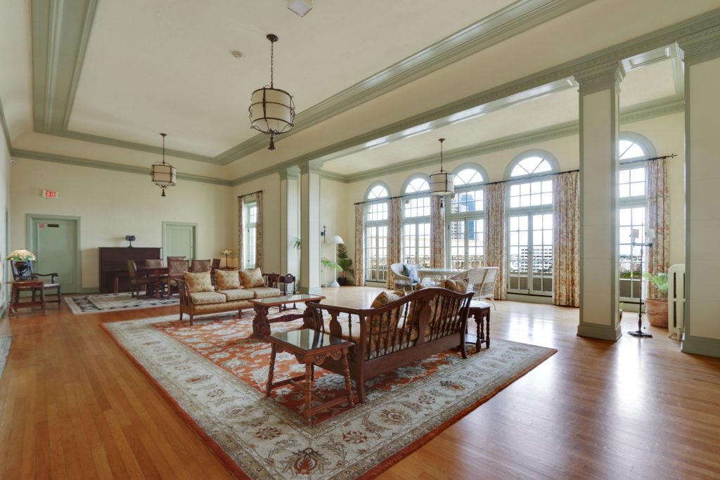 The Willmore, A Historic Condo Building in Long Beach