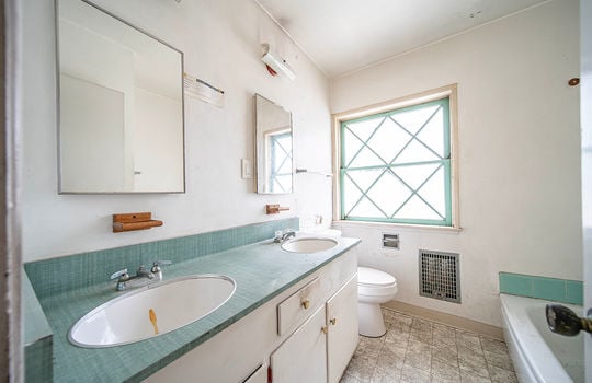 6829 E Parapet St Long Beach, CA, United States