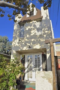 LBSkinnyHouse4