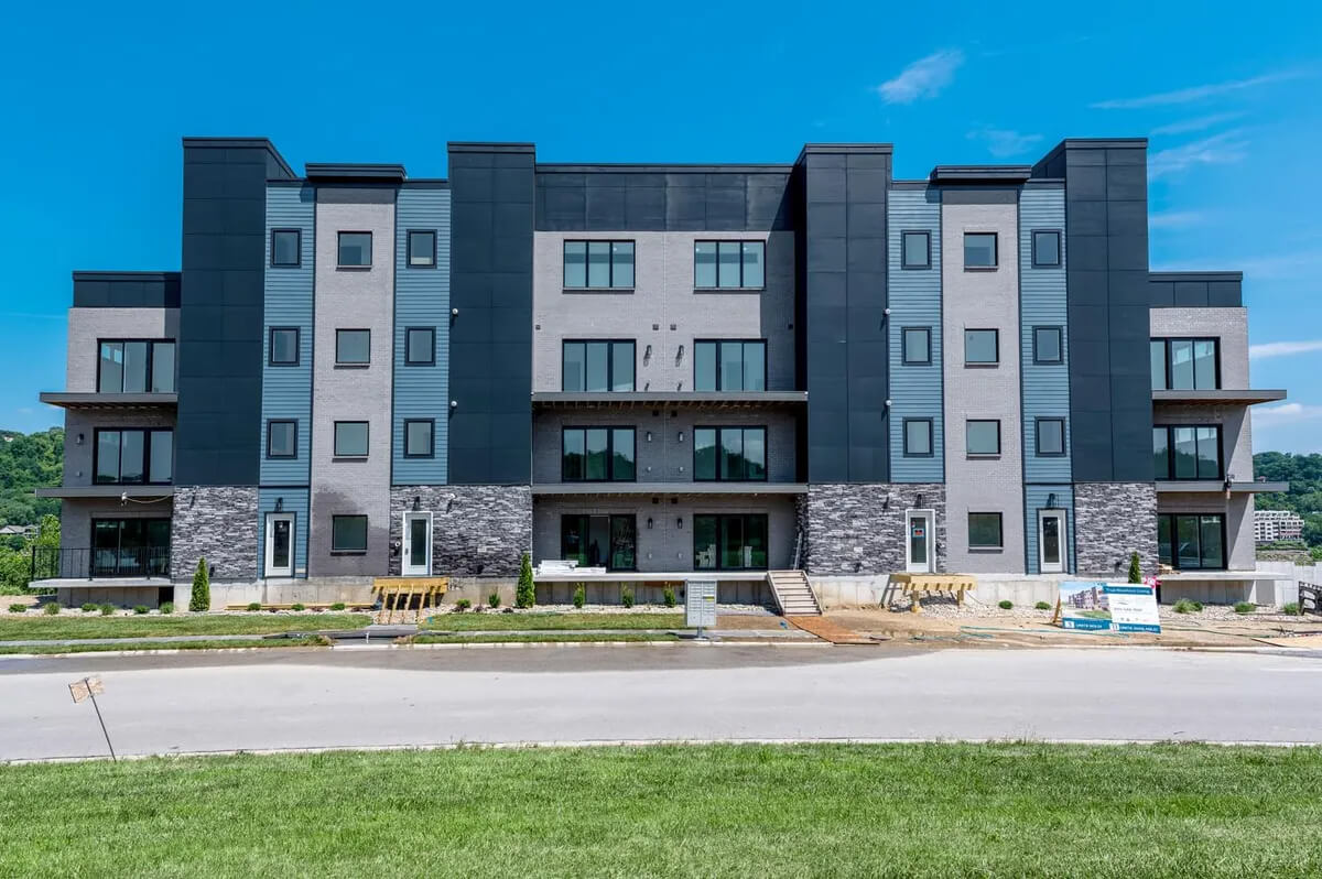 The-Waterfront-at-Manhattan-Harbour-Development