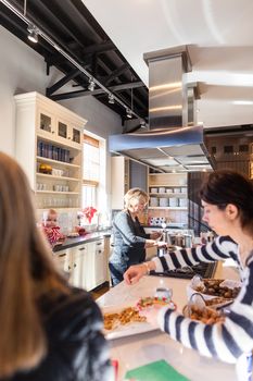 20221203_Oyler Hines_Santa Event_Web_043-min