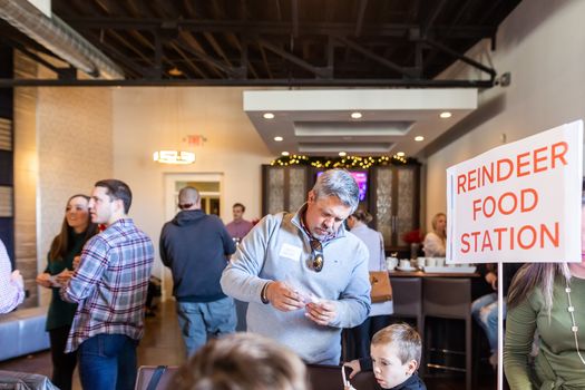 20221203_Oyler Hines_Santa Event_Web_044-min