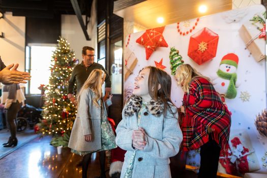 20221203_Oyler Hines_Santa Event_Web_056-min