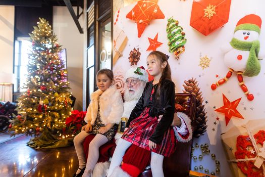 20221203_Oyler Hines_Santa Event_Web_062-min