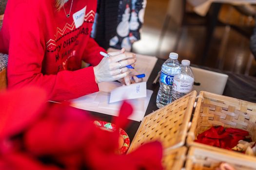 20221203_Oyler Hines_Santa Event_Web_069-min