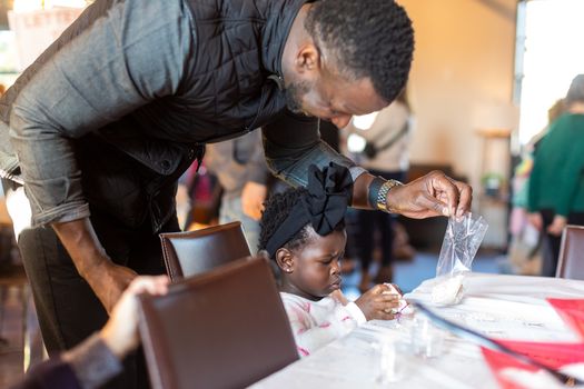 20221203_Oyler Hines_Santa Event_Web_083-min