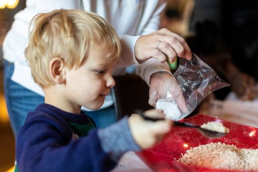 20221203_Oyler Hines_Santa Event_Web_085-min