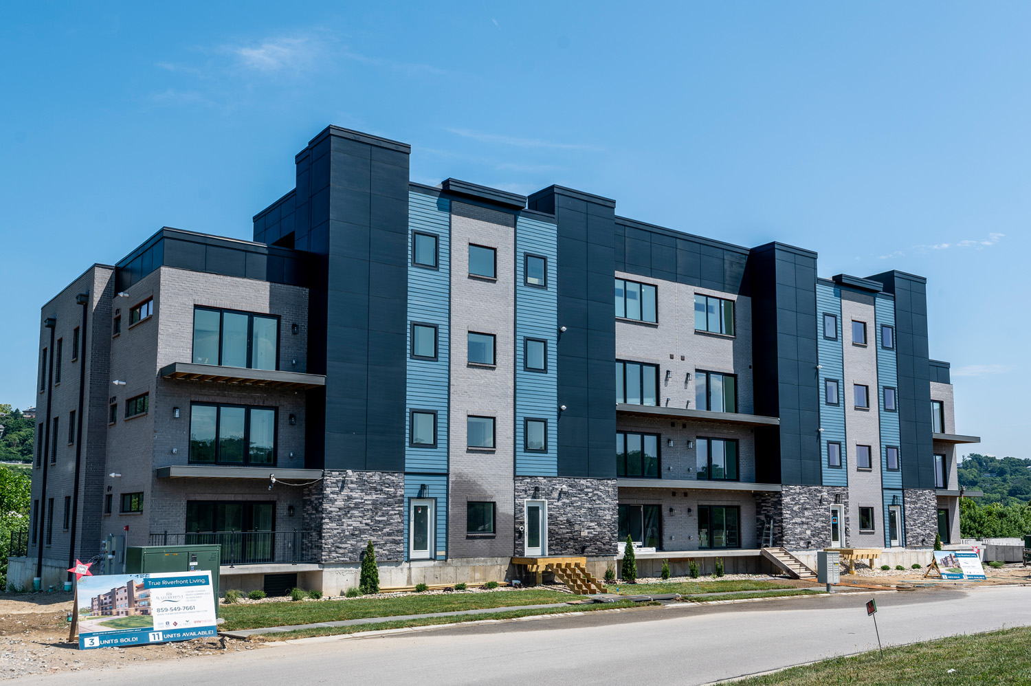 737ManhattanHarbor_Unit101_02