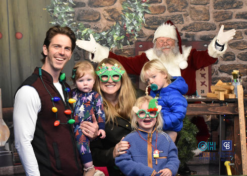 Oyler Hines Santa 2021 Photos 003