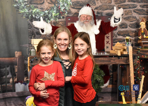 Oyler Hines Santa 2021 Photos 005