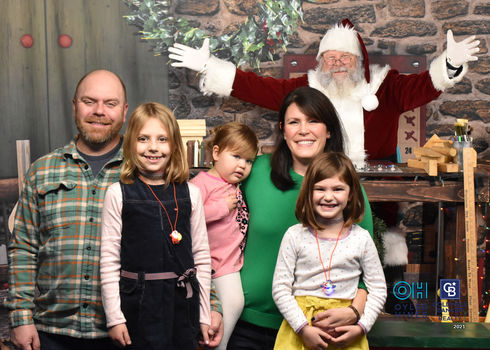 Oyler Hines Santa 2021 Photos 006