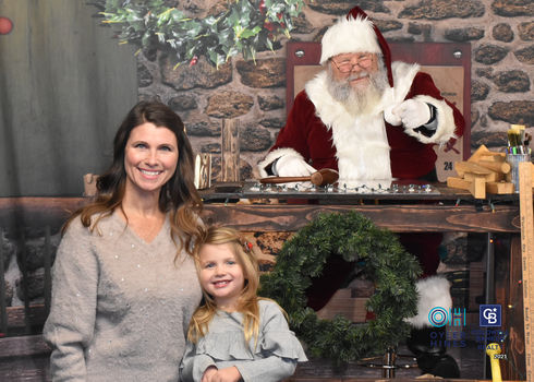 Oyler Hines Santa 2021 Photos 010