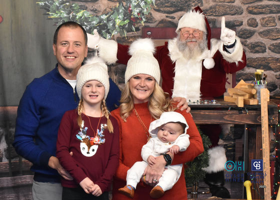 Oyler Hines Santa 2021 Photos 012