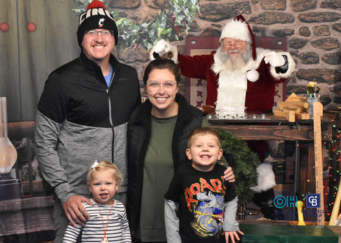 Oyler Hines Santa 2021 Photos 015