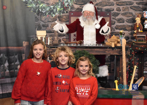 Oyler Hines Santa 2021 Photos 016