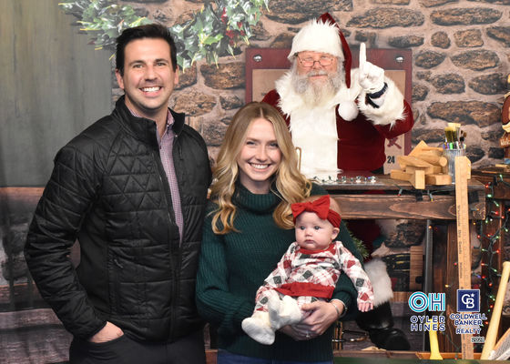 Oyler Hines Santa 2021 Photos 019