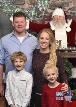 Oyler Hines Santa 2021 Photos 025