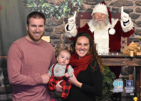 Oyler Hines Santa 2021 Photos 026