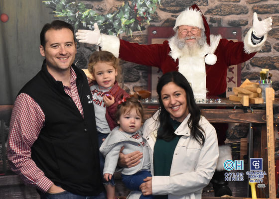 Oyler Hines Santa 2021 Photos 027