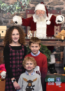 Oyler Hines Santa 2021 Photos 033