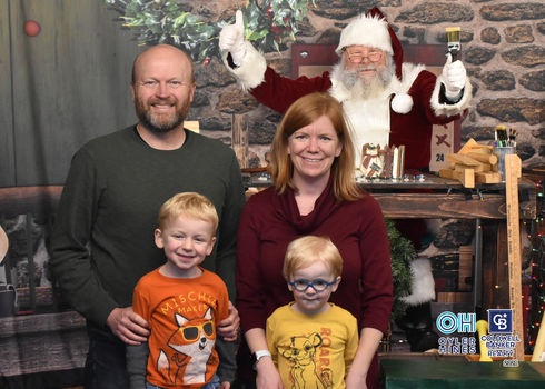 Oyler Hines Santa 2021 Photos 035