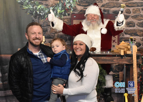 Oyler Hines Santa 2021 Photos 041