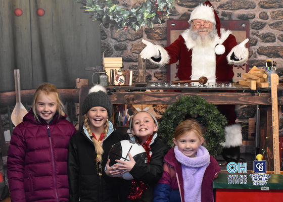 Oyler Hines Santa 2021 Photos 045