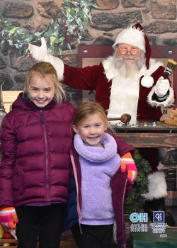 Oyler Hines Santa 2021 Photos 046