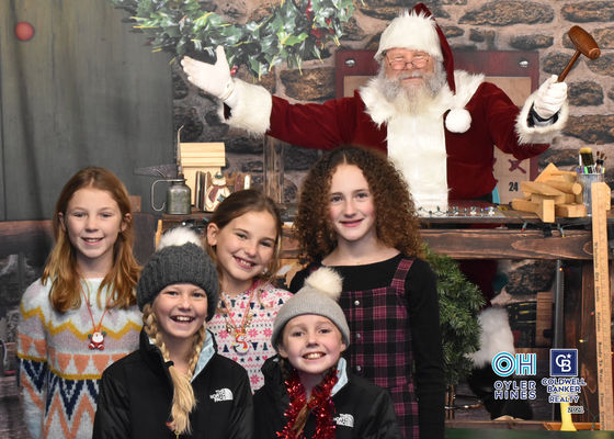 Oyler Hines Santa 2021 Photos 047